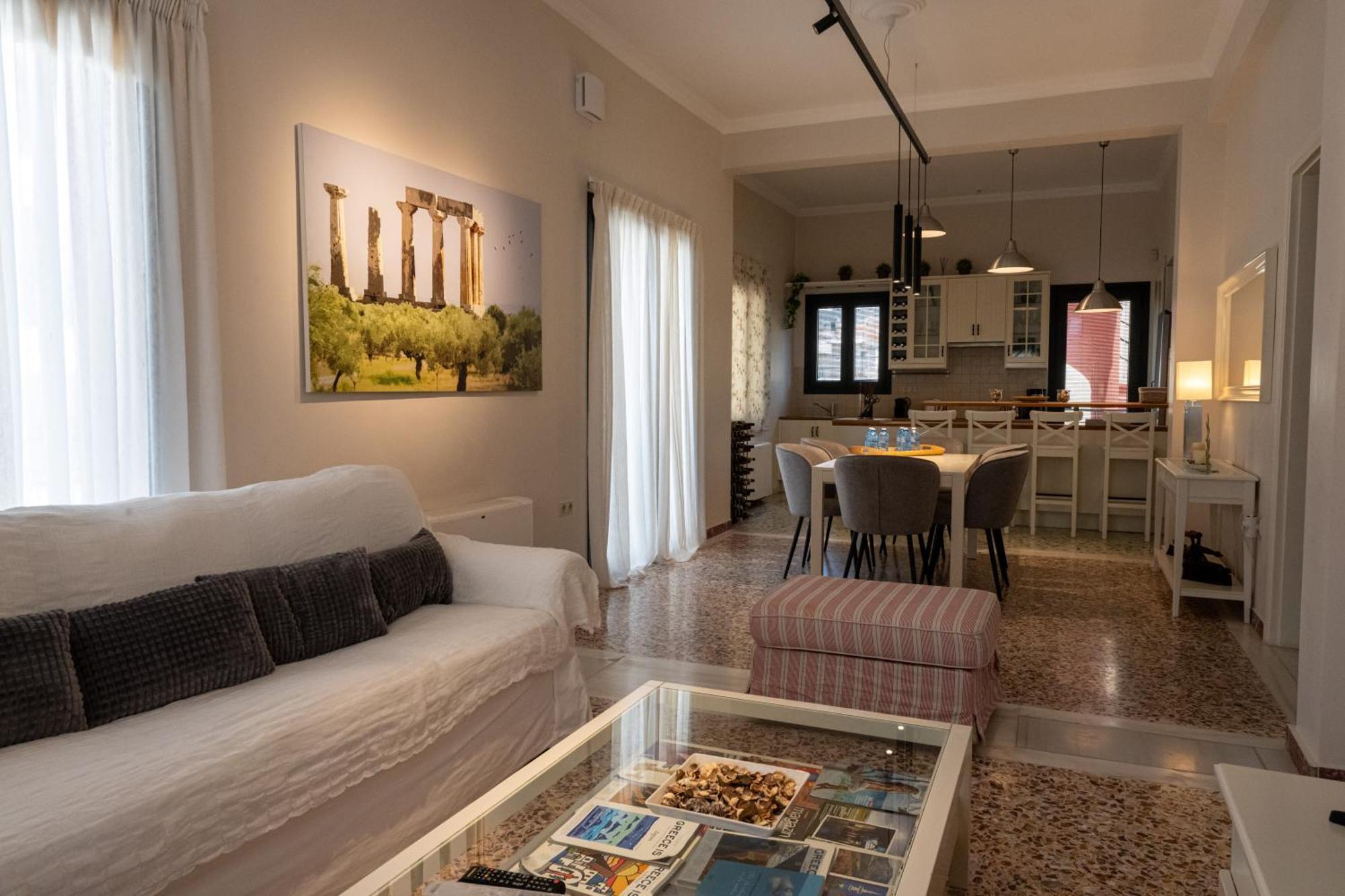 Angelinas Quarters - Kalamata Mediterranean Villas Exterior photo